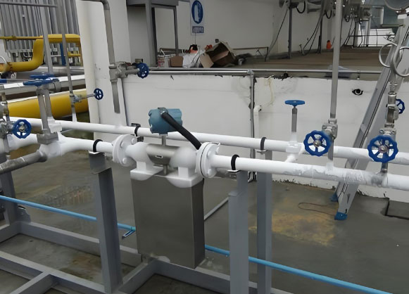 Cryogenic LNG flow measurement with coriolis mass flow meter Mesure du débit de GNL cryogénique par débitmètre massique Coriolis